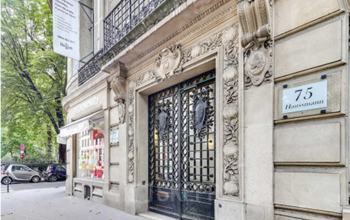 Entrée centre d'affaires dans un bel immeuble au boulevard Haussmann