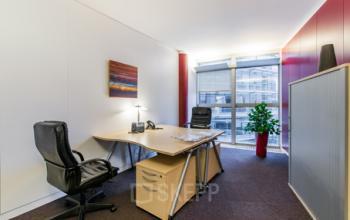 Bureaux avec une atmosphère conviviale à la rue Balzac
