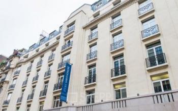 Bâtiment occupant plusieurs étages pour louer un espace de bureau à la rue Balzac