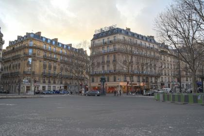 Workspaces in Paris 8th area Montaigne Avenue