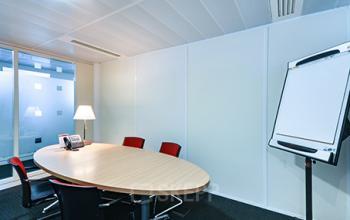 Salle de réunion pour des évéments en petite équipe à la rue de Londres