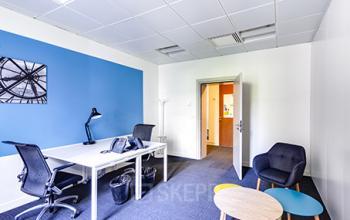 Bureau fermé entièrement équipé à la rue de Londres