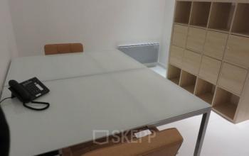 Espace de bureau équipé de fauteuils confortables à la rue de Nice