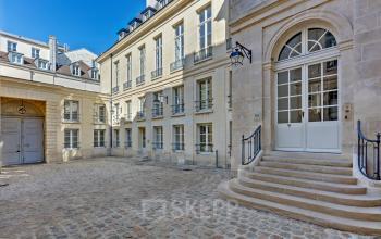 Cette cour intérieure est l'endroit idéal pour passer un moment de détente