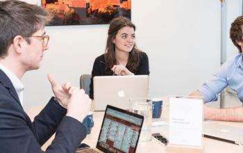 Installez-vous à l'une des places disponibles dans notre zone de coworking à l'avenue Victor Hugo