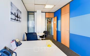 Nos bureaux sont décorés avec soin dans la rue de la Haye