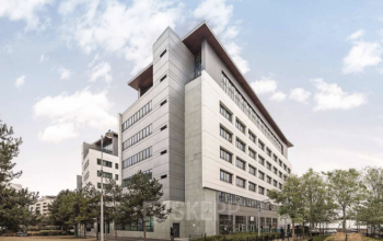 Façade immeuble de bureau à l'allée de l'Europe