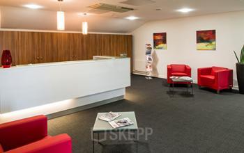 Notre centre comprend une aire de réception accueillante et une salle d'attente confortable au stade de France