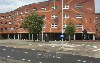 kantoorpand kantoorgebouw ramen Roermond Kapellerpoort