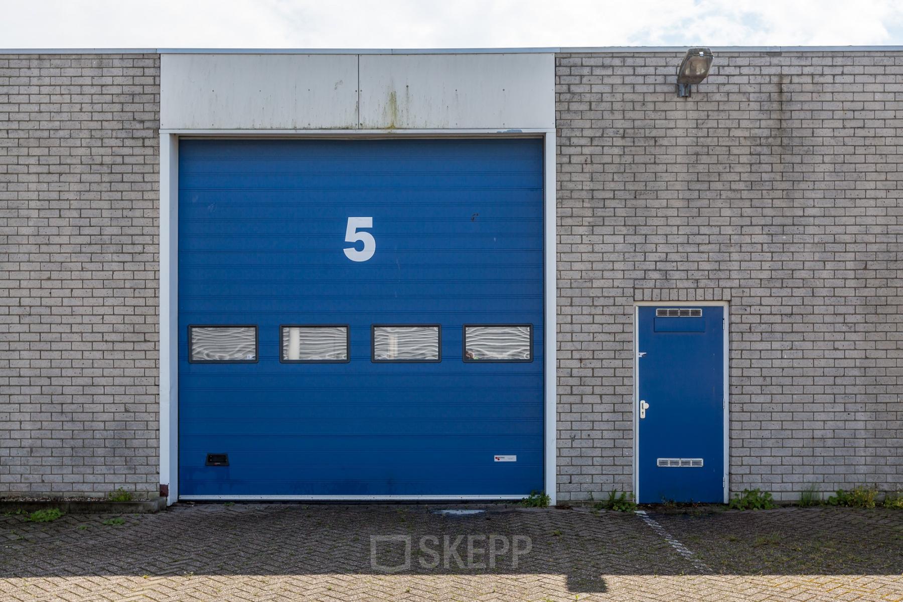 office space for rent and storage room 