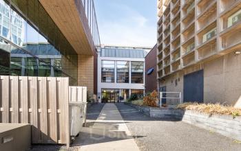 View of Lloydstraat 21 B, a modern building in Rotterdam Delfshaven, suitable for office space rental.