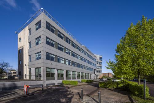 Exterior view of the office building located at Boeingavenue 223 – 239 in Schiphol Rijk, Schiphol, available for office space rental.