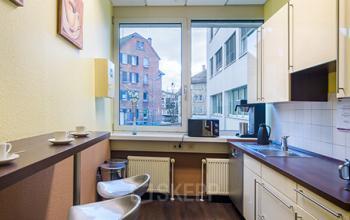 Voll ausgestattete Gemeinschaftsküche der Immobilie in Stuttgart, Steiermärker Straße