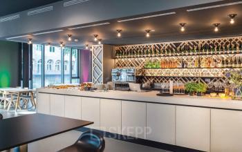 Fantastischer Eventbereich mit toll ausgestatteter Bar in Berlin Mitte