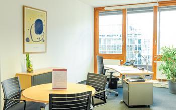 Großes Büro zur Miete an der Friedrichstraße in Stuttgart