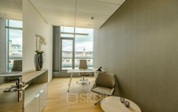 Miete ein Einzelbüro im Bürogebäude in Stuttgart