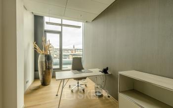 Miete ein Einzelbüro mit einer wunderschönen Aussicht in Stuttgart