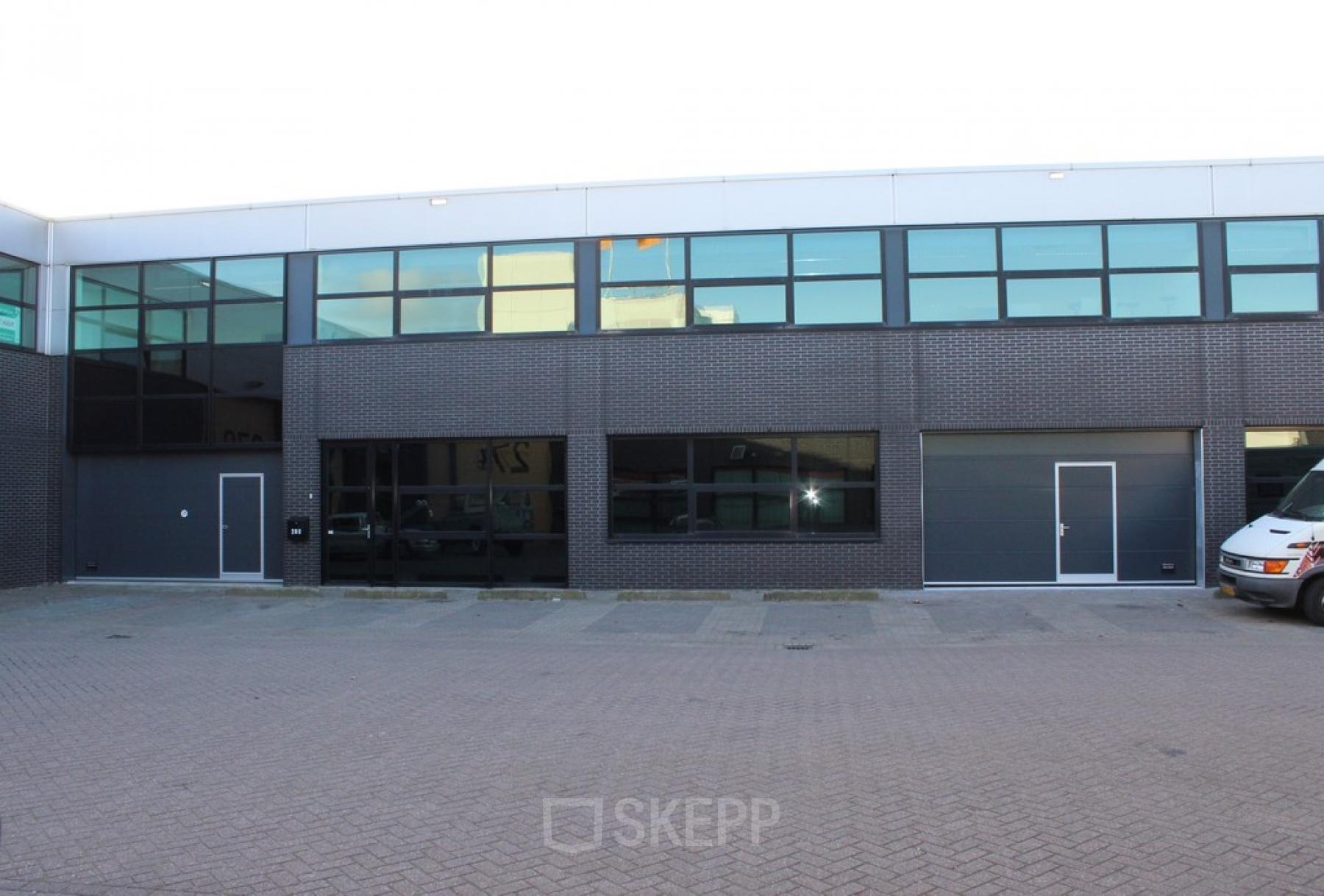 Modern office space rental at Atoomweg 280-282, Utrecht Lage Weide with large windows and clean architectural lines.