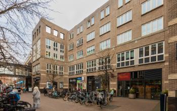 Exterior view of the office building at Middenburcht 136, Utrecht Leidsche Rijn, showcasing office space rental opportunities.
