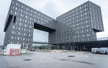 Exterior view of a modern office building located at Van Deventerlaan 31-51, Utrecht Papendorp, ideal for office space rental.