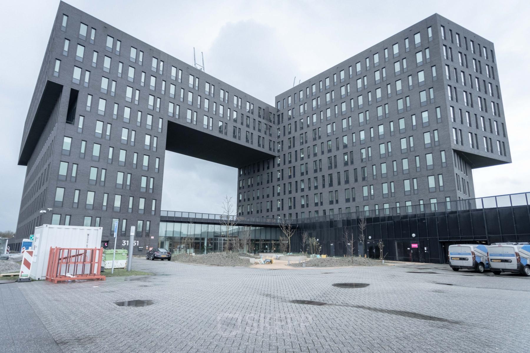 Exterior view of a modern office building located at Van Deventerlaan 31-51, Utrecht Papendorp, ideal for office space rental.