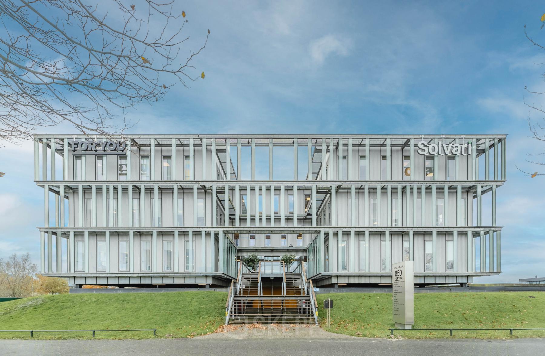 Exterior view of office building at Orteliuslaan 850, Utrecht Papendorp, perfect for those seeking office space rental.