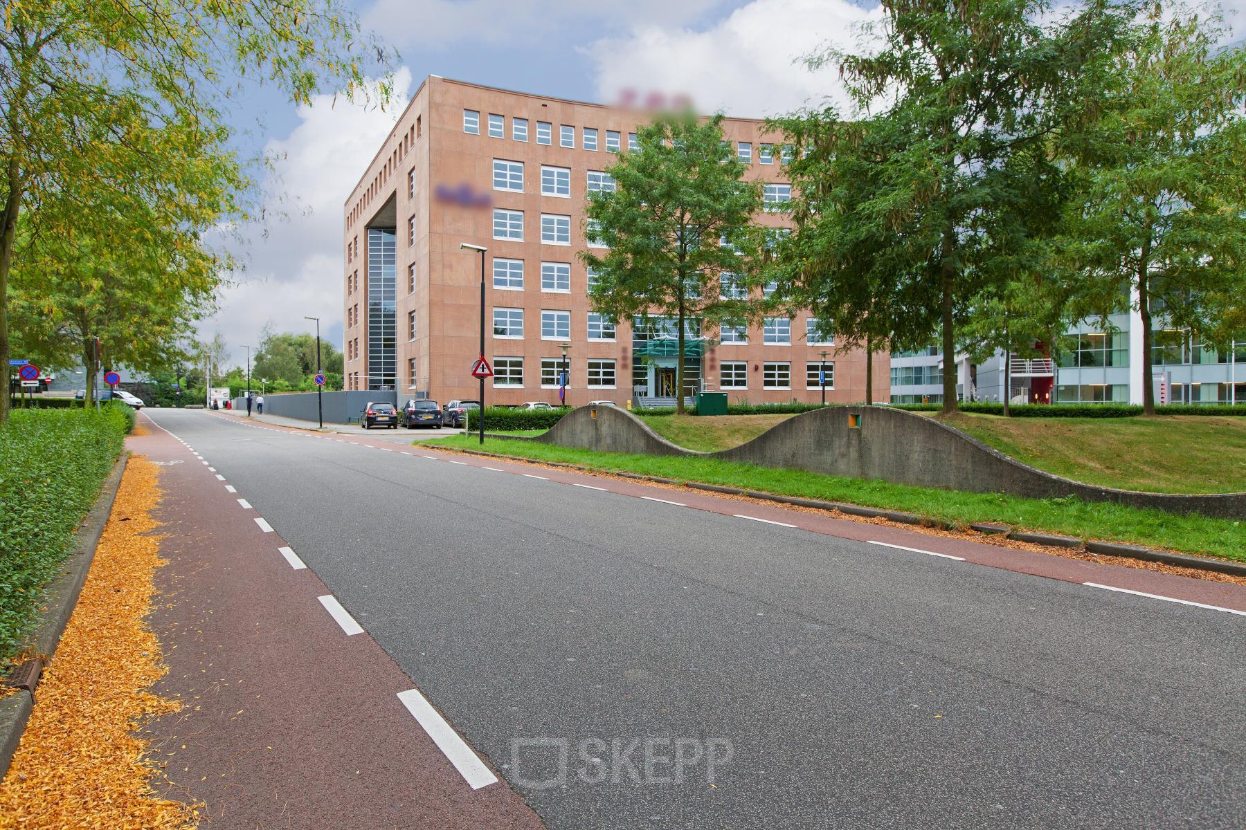 Exterior view of the office building located at Newtonlaan 115 in Utrecht Rijnsweerd, Utrecht.