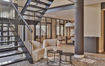 Modern office interior at Niasstraat 1 1 in Utrecht West, featuring sleek furnishings and a spacious open floorplan ideal for office space rental.