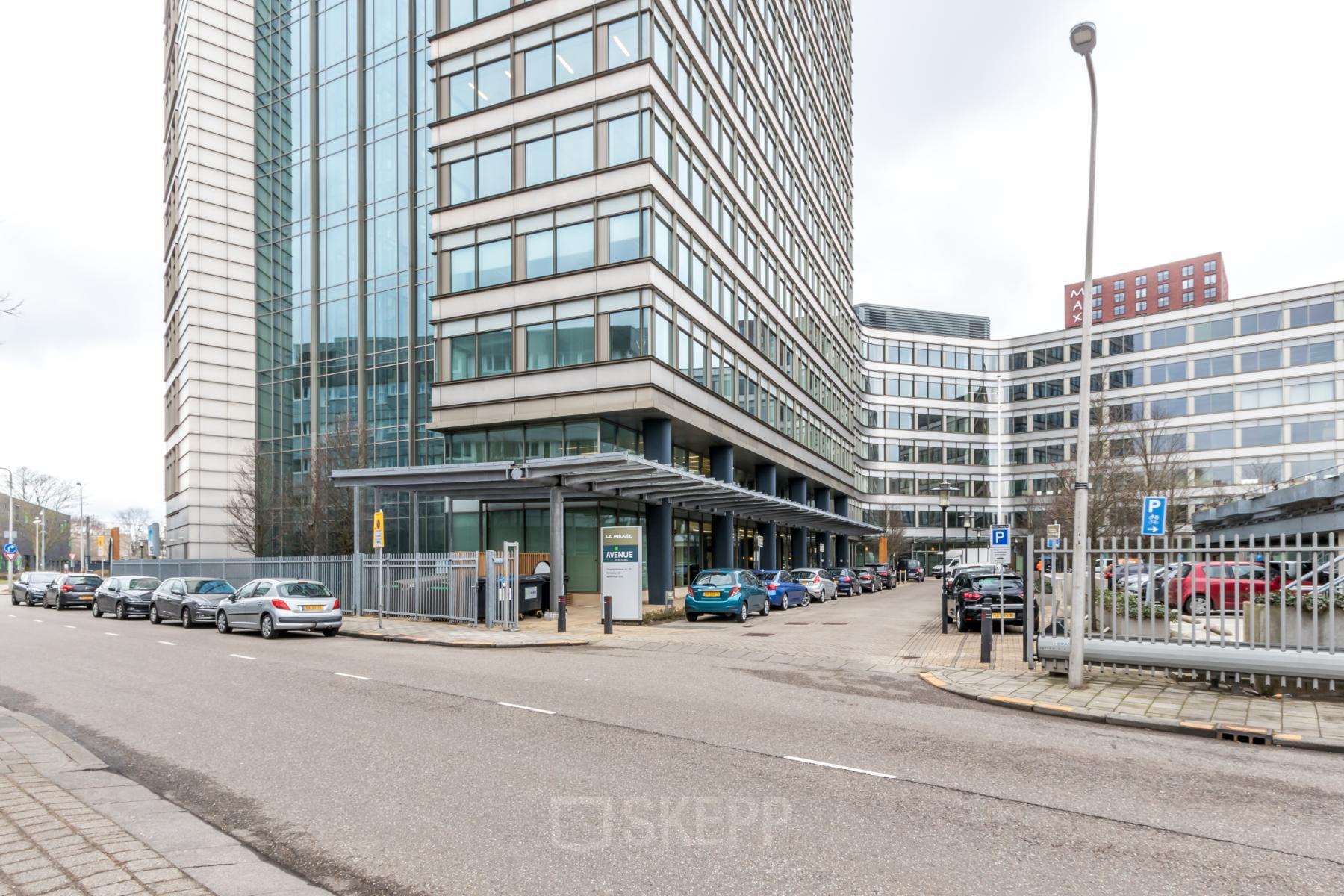 Exterior view of the office building at Vliegend Hertlaan 15, Utrecht South, suitable for office space rental.