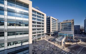 kompleks plaza z zewnątrz ulica postępu warszawa
