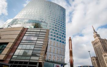 widok biurowca skylight z zewnątrz