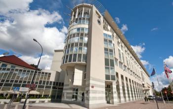 widok sheraton plaza z zewnątrz