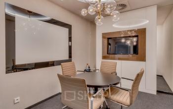 Nowoczesne i estetyczne biura na wynajem w sercu Warszawy Śródmieście przy ul. Jana Pawła II 22, idealne dla działalności biznesowej.