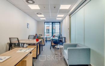 Nowoczesne powierzchnie biurowe przy Zajęcza 15, Warszawa Śródmieście, z jasnymi pomieszczeniami zapewniającymi komfortową atmosferę do pracy