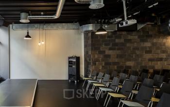Großes Konferenzzentrum im Bürogebäude in Zürich