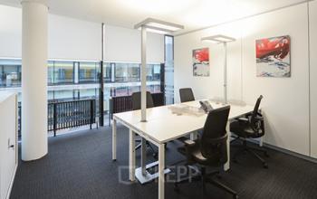 Helles Büro mieten im Business Center in Zürich-Wiedikon
