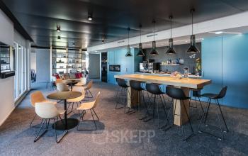 Repräsentatives soziales Herz im Business Center am Zürichsee