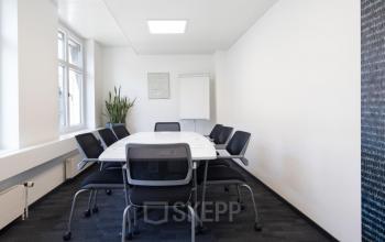 Heller Konferenzraum im Büro in Zürich zu vermieten