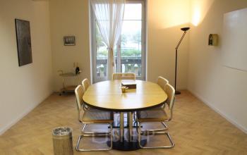 Stilvoller Meetingraum der Immobilie in Zürich
