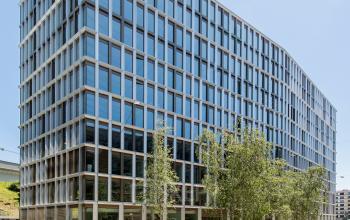 Modernes Büroraum mieten in Zürich Enge, Maneggstrasse 33 mit klarem Design und hellem Interieur.