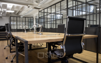 Schöne Konferenzräume im Business Center in Zürich