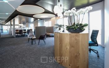 Spacious lounge area of the business center located close to Zurich