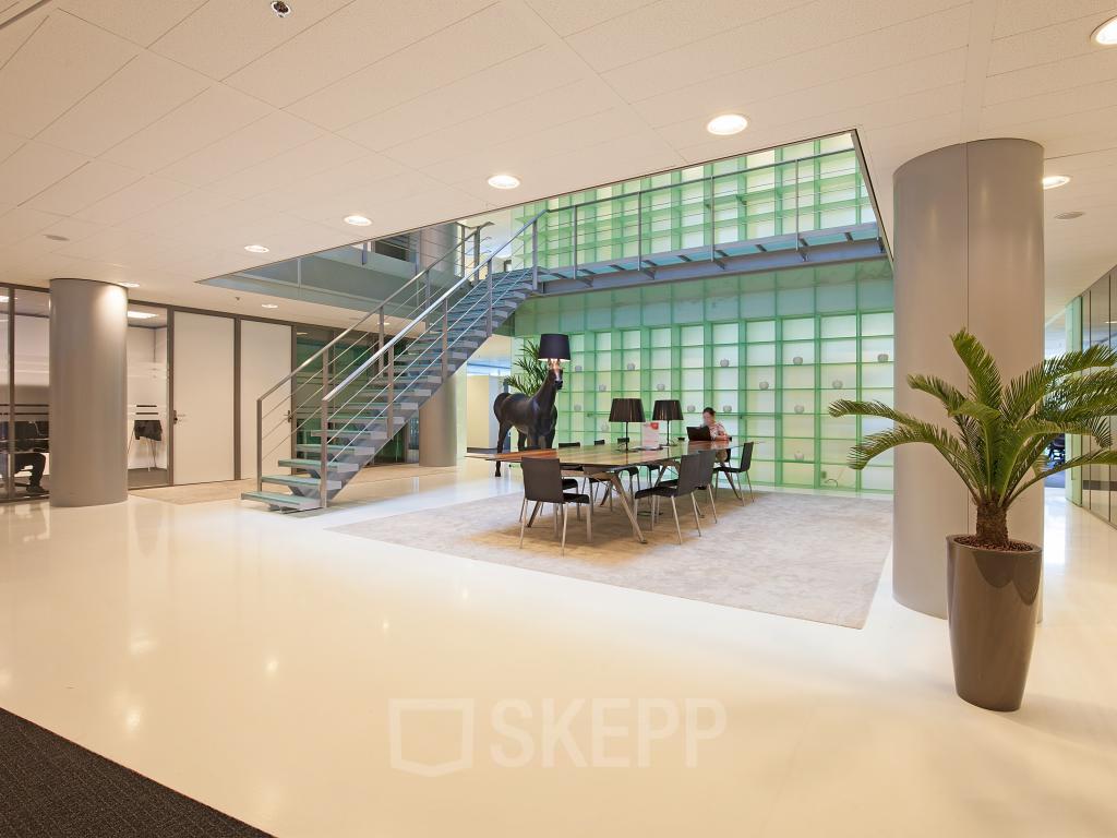 kantoorpand paardlamp vergaderruimte regus vinoly