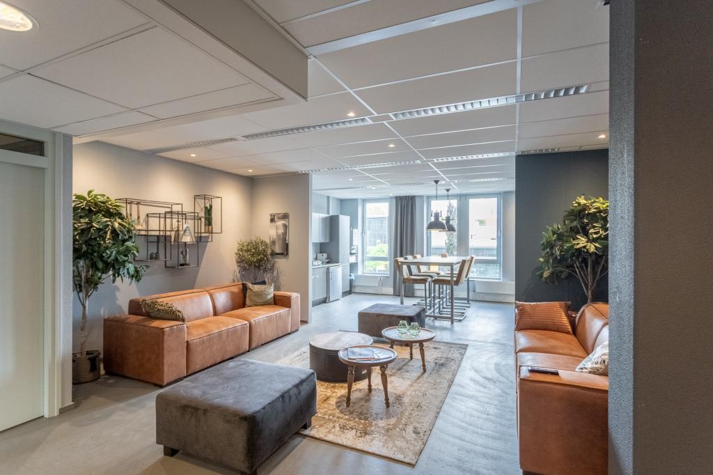 cozy-business-lounge
