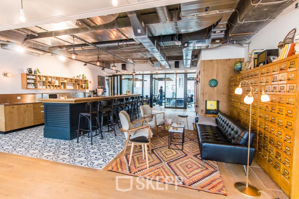Miete ein Büro mit einer modernen Business Lounge